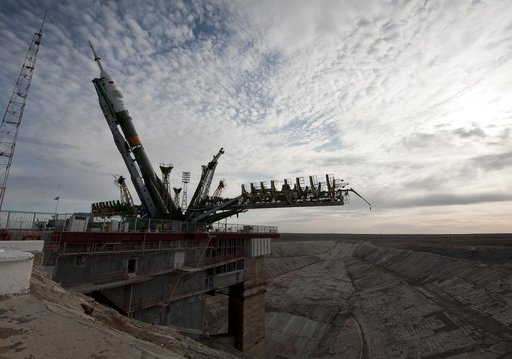 Expedition 23 Soyuz Rollout