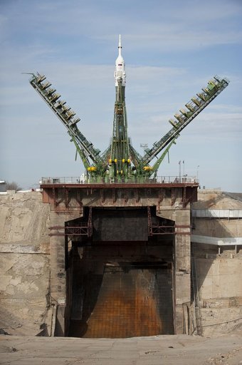 Expedition 23 Soyuz Rollout