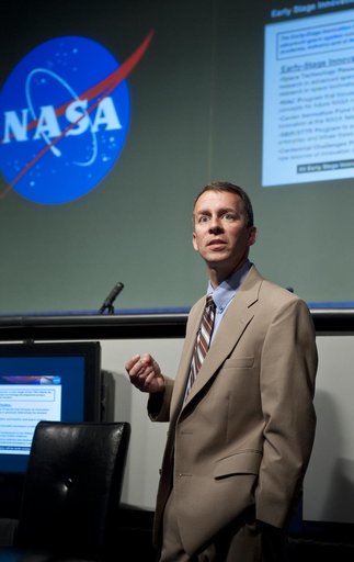 NASA Chief Technologist Hosts Town Hall