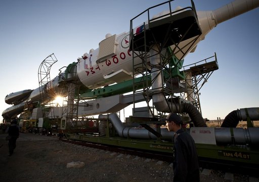 Expedition 24 Soyuz Rollout
