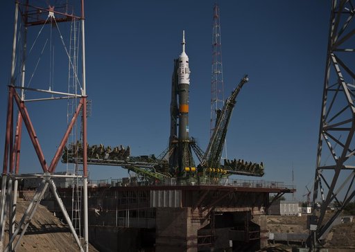 Expedition 24 Soyuz Rollout