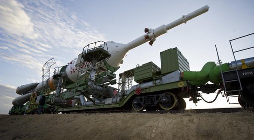 Expedition 25 Soyuz Rollout