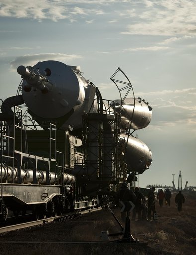 Expedition 25 Soyuz Rollout