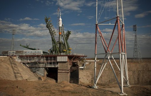 Expedition 25 Soyuz Rollout