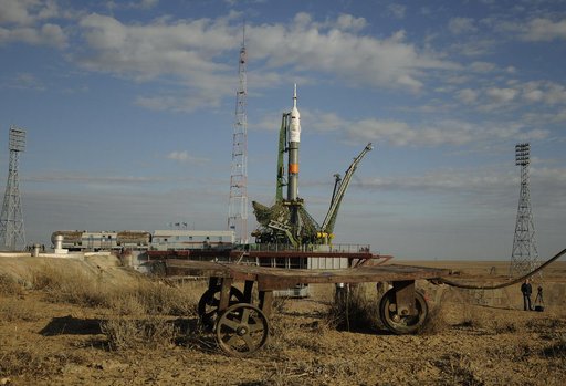 Expedition 25 Soyuz Rollout