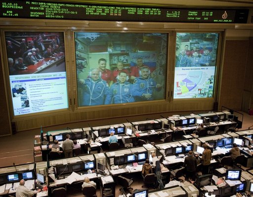 Expedition 25 Docking