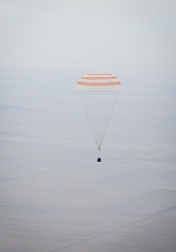 Expedition 25 Soyuz Landing