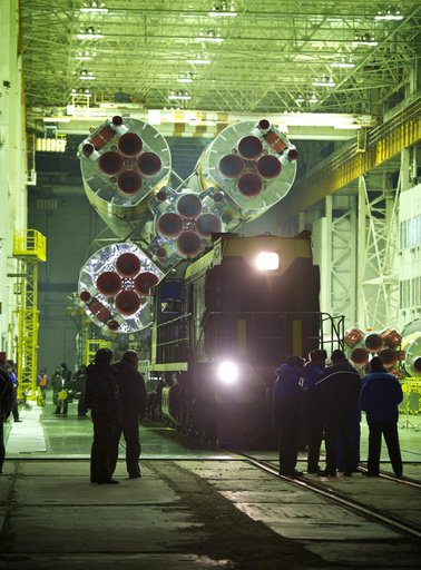 Expedition 26 Soyuz Rollout