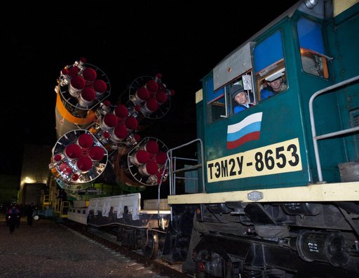 Expedition 26 Soyuz Rollout