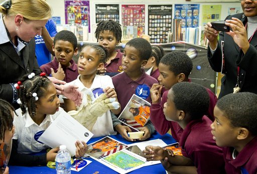 Leland Melvin Meets with Elementary Students