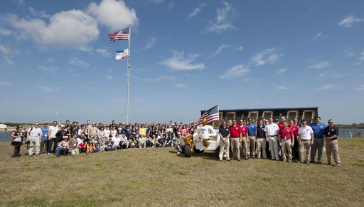 NASA Tweeps With Robonaut-2