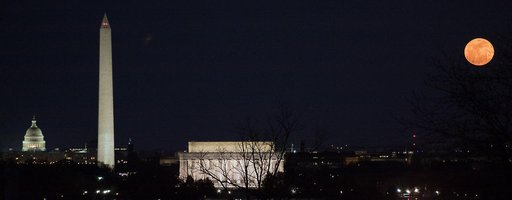 Super Moon Rises
