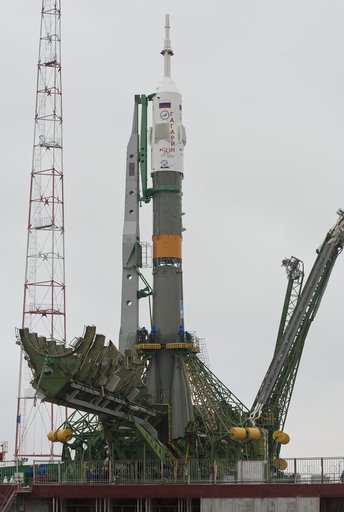 Expedition 27 Soyuz Rollout