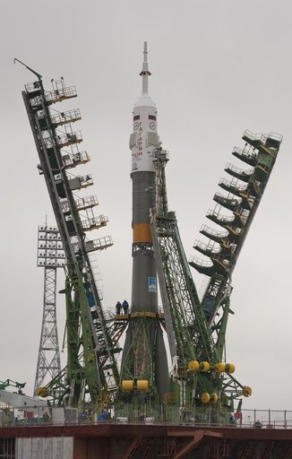 Expedition 27 Soyuz Rollout