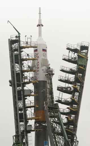 Expedition 27 Soyuz Rollout
