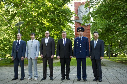 Expedition 28 Departs Star City