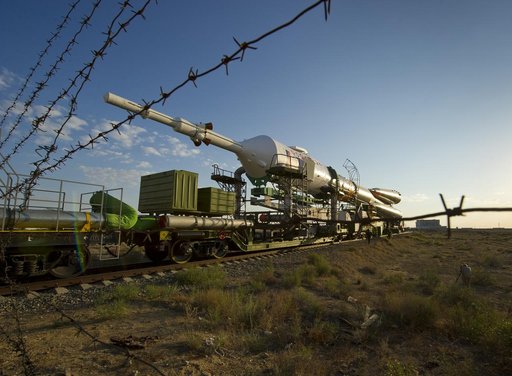 Expedition 28 Soyuz Rollout