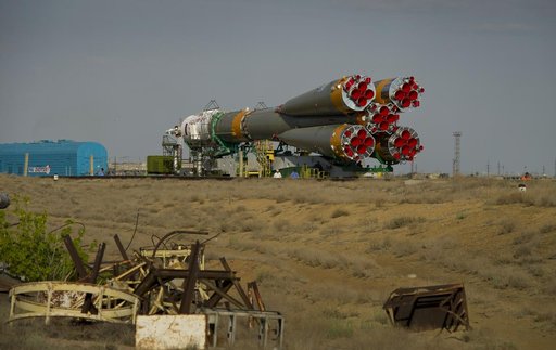 Expedition 28 Soyuz Rollout