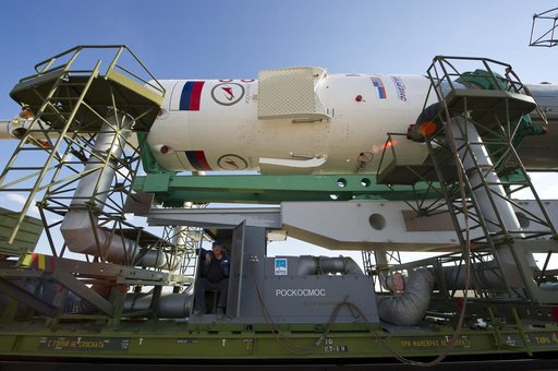 Expedition 28 Soyuz Rollout