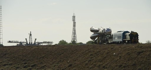 Expedition 28 Soyuz Rollout