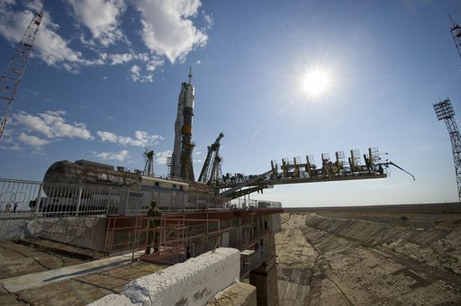 Expedition 28 Soyuz Rollout