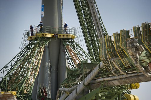 Expedition 28 Soyuz Rollout