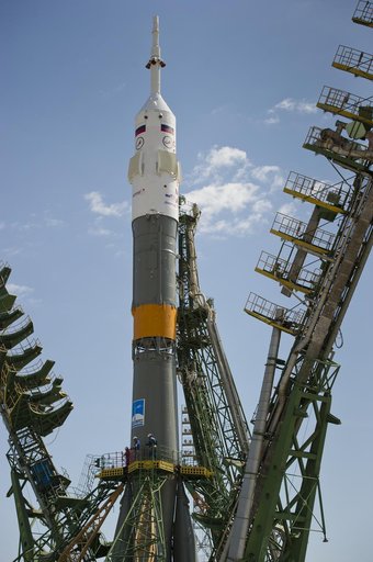 Expedition 28 Soyuz Rollout