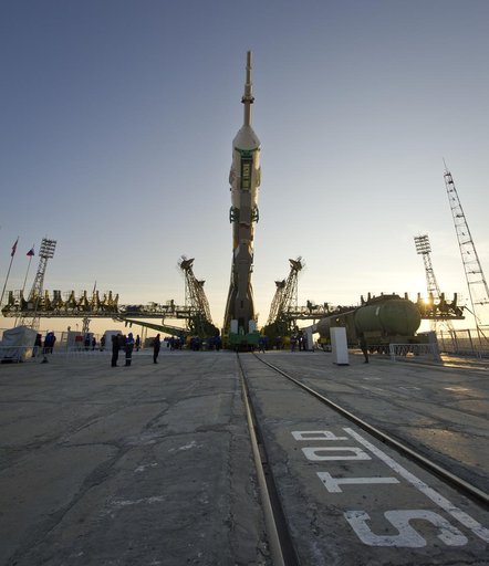 Expedition 29 Soyuz Rollout
