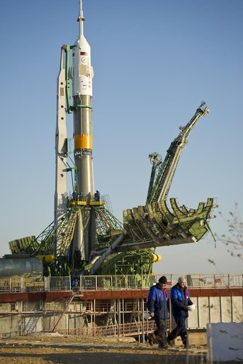 Expedition 29 Soyuz Rollout