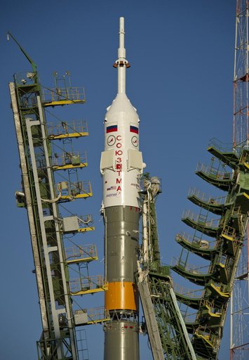 Expedition 29 Soyuz Rollout
