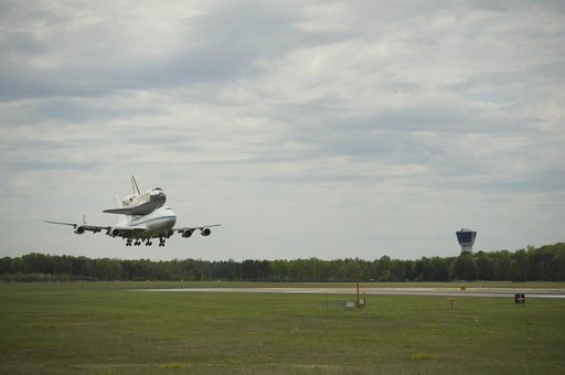 Space Shuttle Discovery Landing
