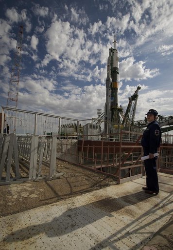 Expedition 31 Soyuz Rocket Rollout
