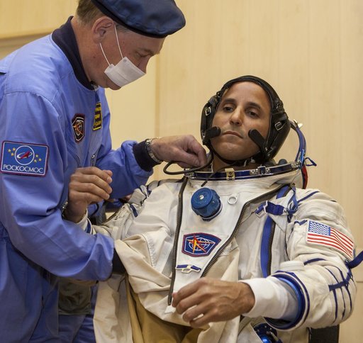 Expedition 31 Crew Prepares For Launch