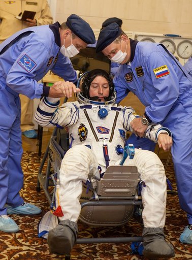 Expedition 31 Crew Prepares For Launch