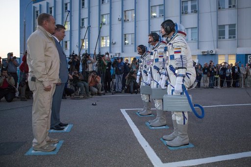 Expedition 31 Crew Prepares For Launch