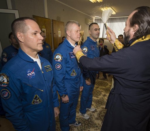Expedition 33 Crew Prepares For Launch