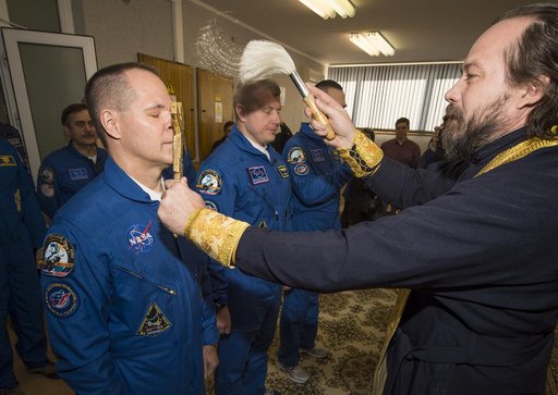 Expedition 33 Crew Prepares For Launch