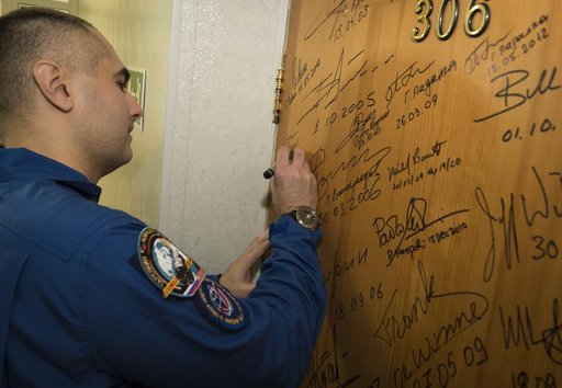 Expedition 33 Crew Hotel Departure