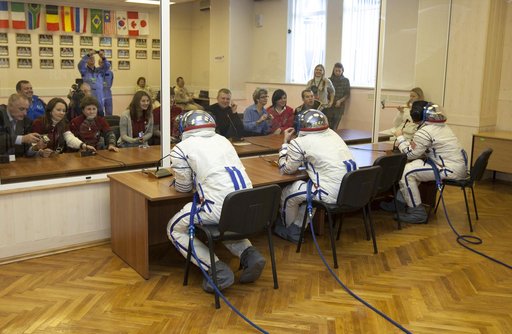 Expedition 33 Crew Suitup