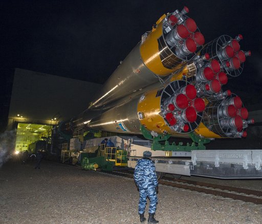 Expedition 34 Soyuz Rollout