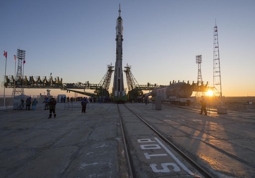 Expedition 34 Soyuz Rollout