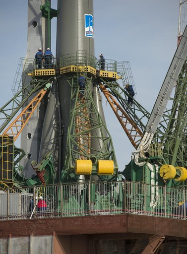 Expedition 35 Soyuz Rollout