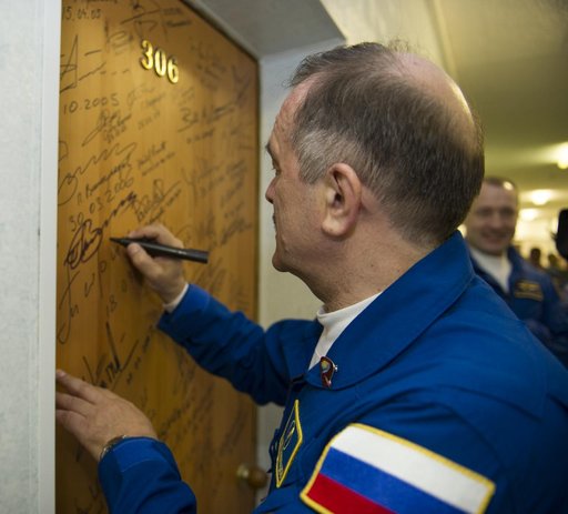 Expedition 35 Door Signing