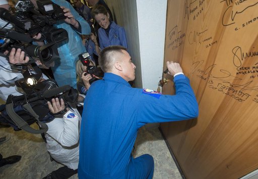 Expedition 35 Door Signing