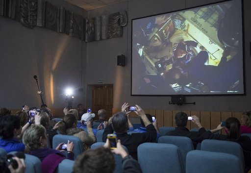 Expedition 35 Docking