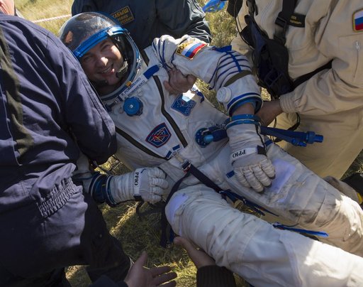 Expedition 35 Landing