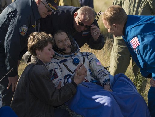 Expedition 35 Landing