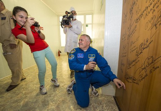 Expedition 36 Preflight