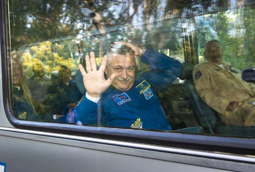 Expedition 36 Preflight