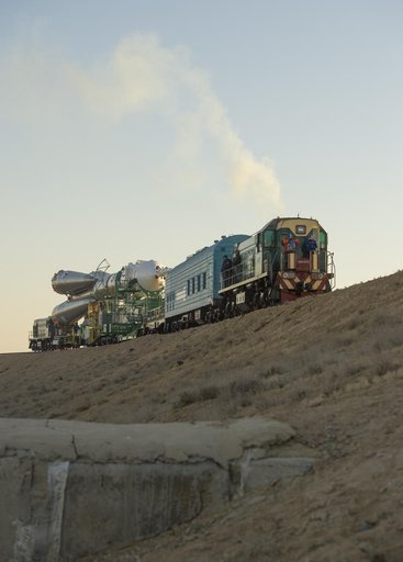 Expedition 37 Soyuz Rollout
